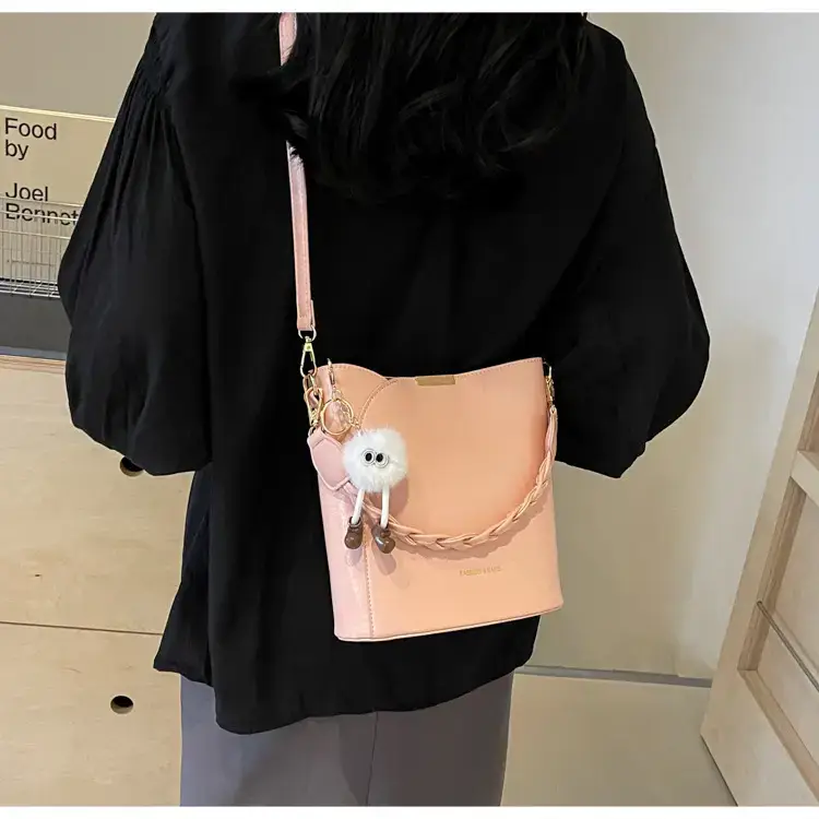 Pink High-End Bucket Bag for Women 2026 — feature 34