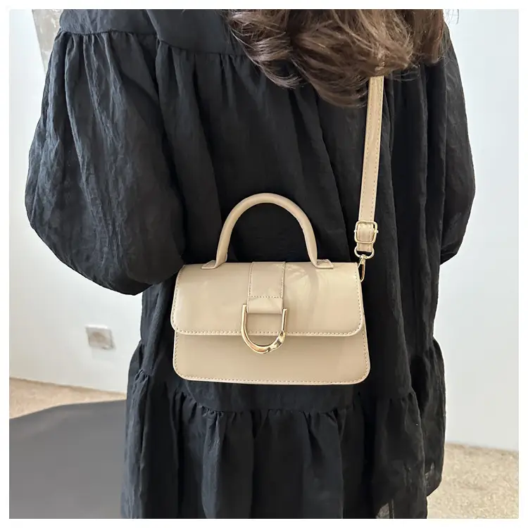 Elegant Women's Shoulder Crossbody Bag Silver Gold Clasp — feature 10