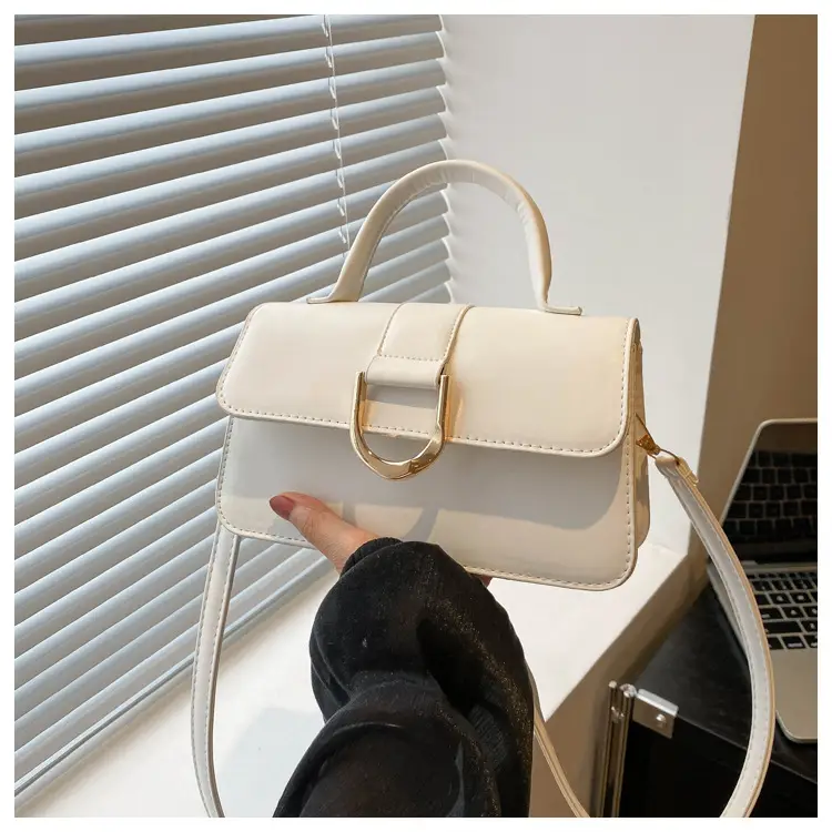 Elegant Women's Shoulder Crossbody Bag Silver Gold Clasp - Image 2