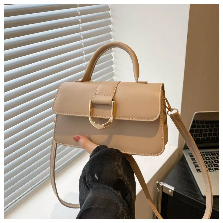 Elegant Women's Shoulder Crossbody Bag Silver Gold Clasp - Image 5
