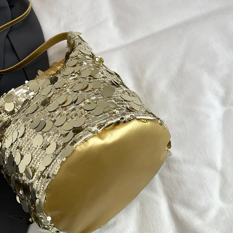 Sequined Chain Messenger Bag for Women 2024 - Image 6