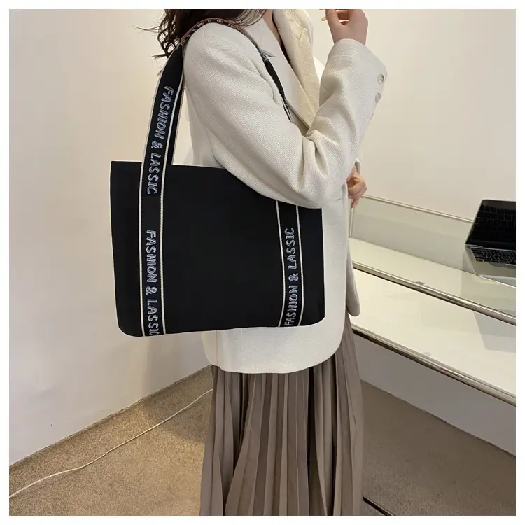 Vintage Canvas Shoulder Bag Black Large Capacity — feature 13