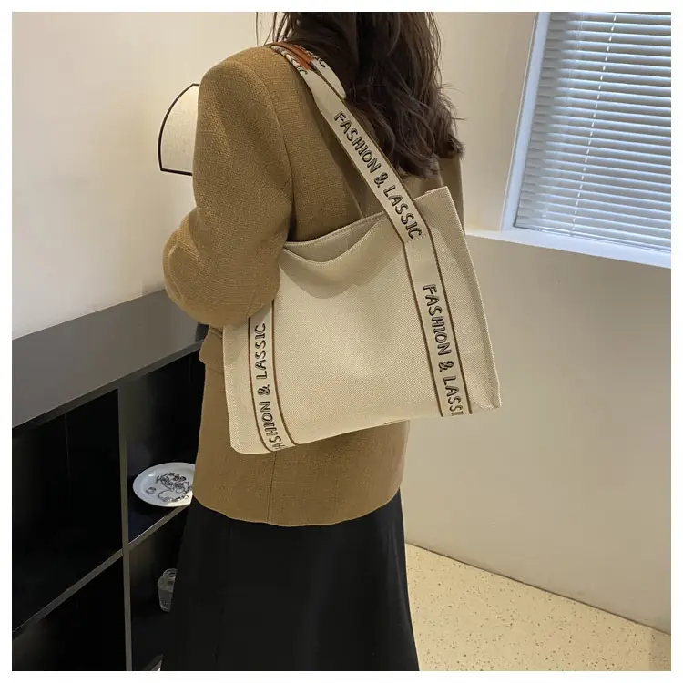 Vintage Canvas Shoulder Bag Black Large Capacity — feature 20