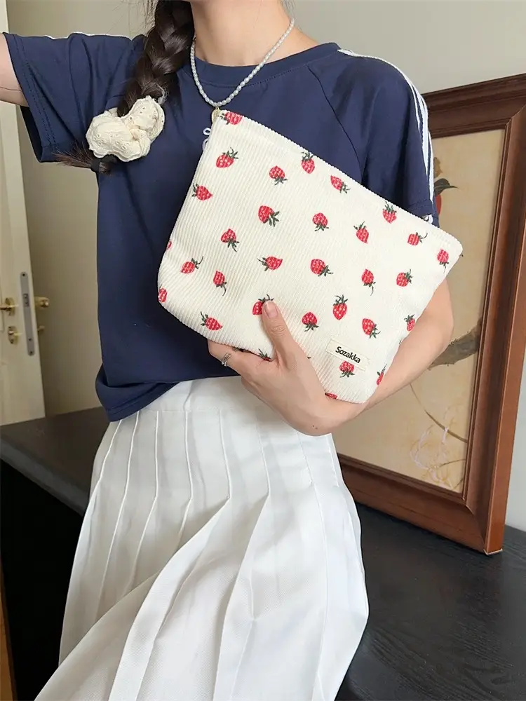 Strawberry Print Large Capacity Casual Shoulder Bag - Image 5
