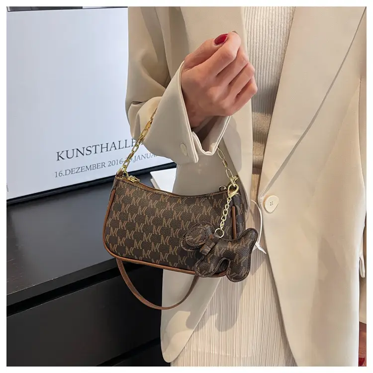 2024 New Women's Brown Leather Messenger Bag with Gold Chain — feature 12