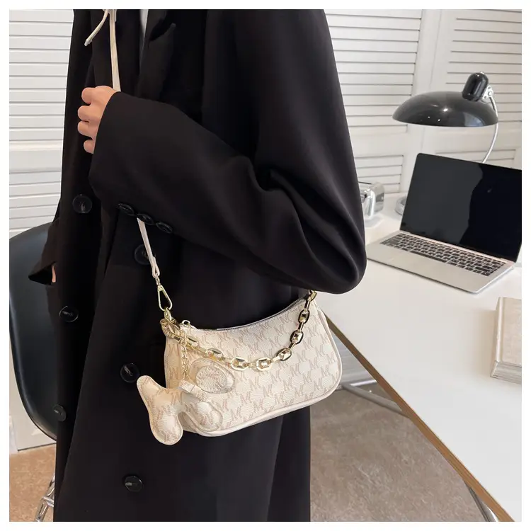2024 New Women's Brown Leather Messenger Bag with Gold Chain — feature 16