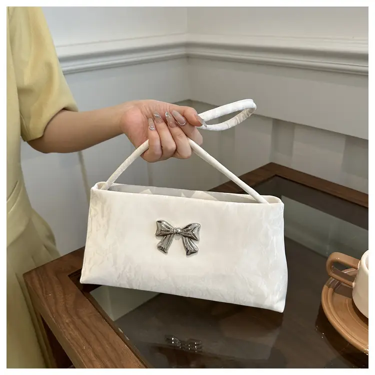 Black Bow Embroidered Women's Shoulder Bag - Image 6