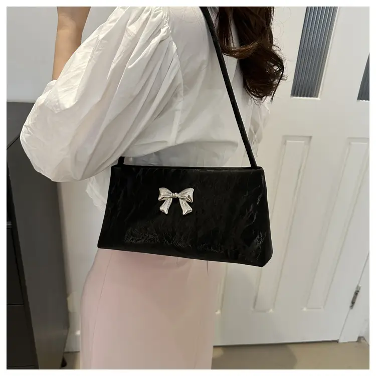Black Bow Embroidered Women's Shoulder Bag - Image 8