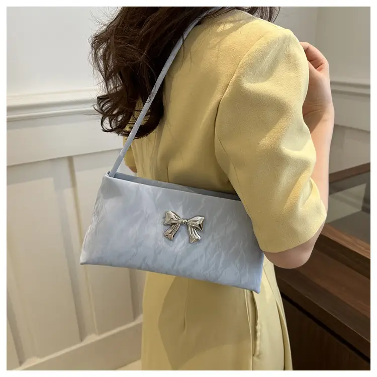 Black Bow Embroidered Women's Shoulder Bag - Image 9