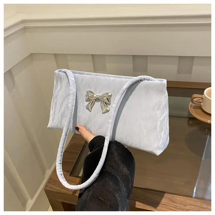 Black Bow Embroidered Women's Shoulder Bag - Image 4