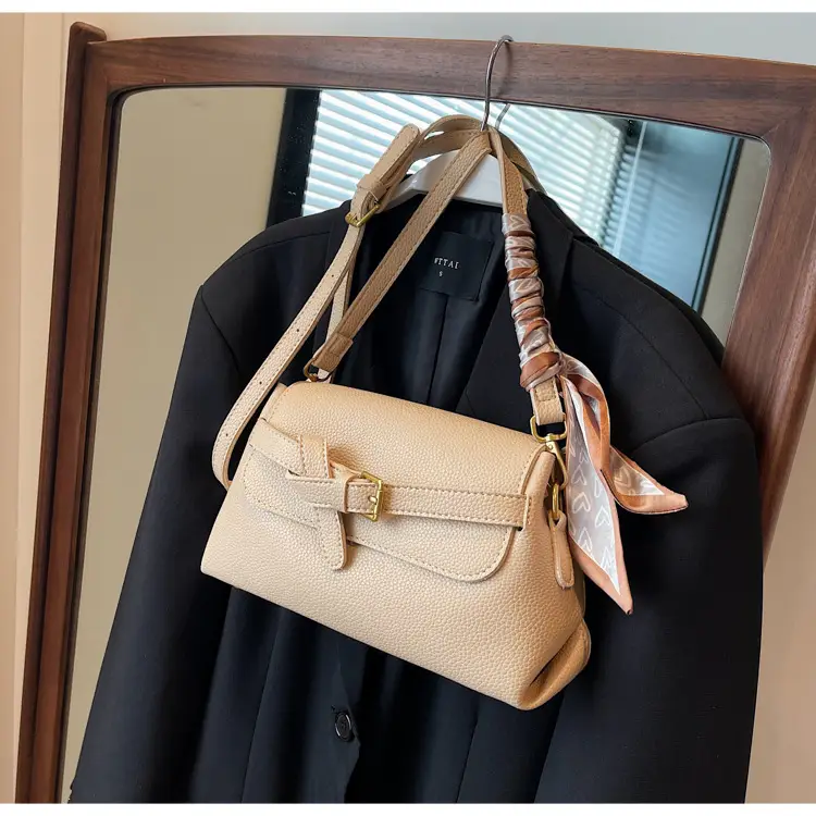 Women's Brown Leather Crossbody Bag with Gold Clasp — feature 15