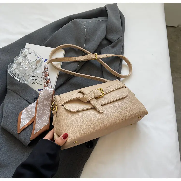 Women's Brown Leather Crossbody Bag with Gold Clasp — feature 17