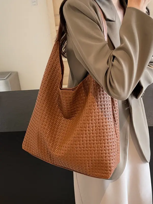 Women's Large Capacity Brown Retro Commuter Tote Bag - Image 5