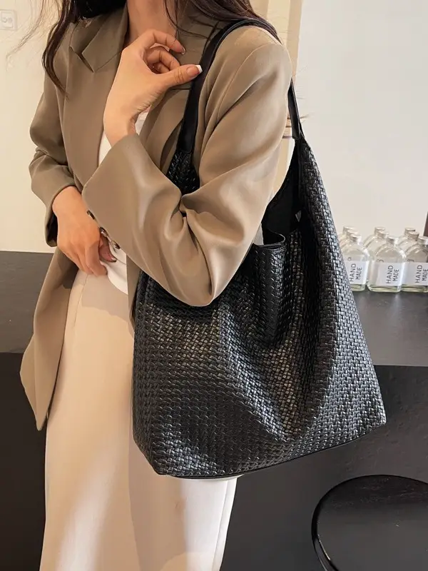 Women's Large Capacity Brown Retro Commuter Tote Bag - Image 7