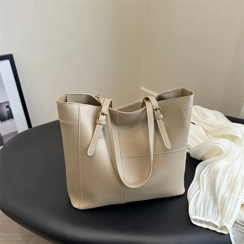 Women's Large Capacity Brown Leather Tote Bag - Image 7