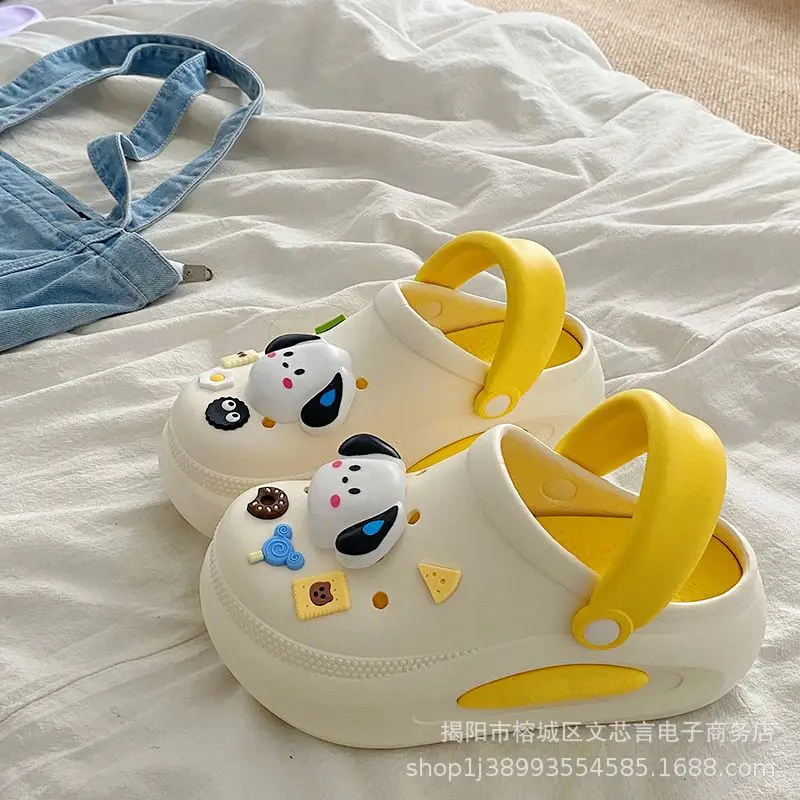 Sweat dog air cushion hole shoes yellow