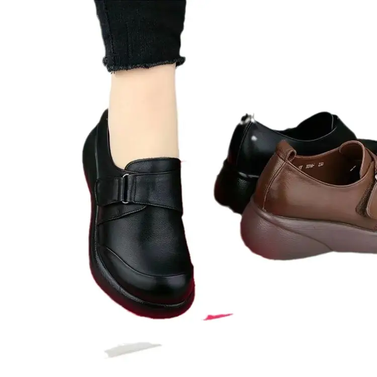 Small Leather Shoes Women's 2024 Summer New Thick Sole Non-slip Platform Shoes Soft Sole Mother Shoes Retro Light Round Toe Single-layer Shoes - Image 7