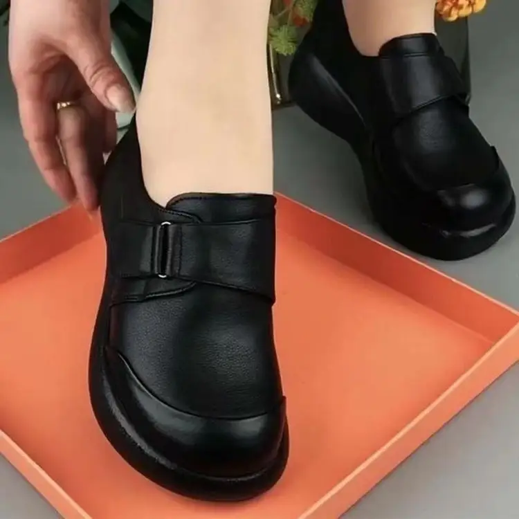 Small Leather Shoes Women's 2024 Summer New Thick Sole Non-slip Platform Shoes Soft Sole Mother Shoes Retro Light Round Toe Single-layer Shoes — feature 4