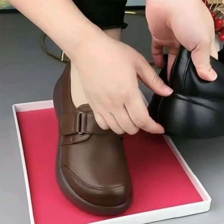 Small Leather Shoes Women's 2024 Summer New Thick Sole Non-slip Platform Shoes Soft Sole Mother Shoes Retro Light Round Toe Single-layer Shoes — feature 5