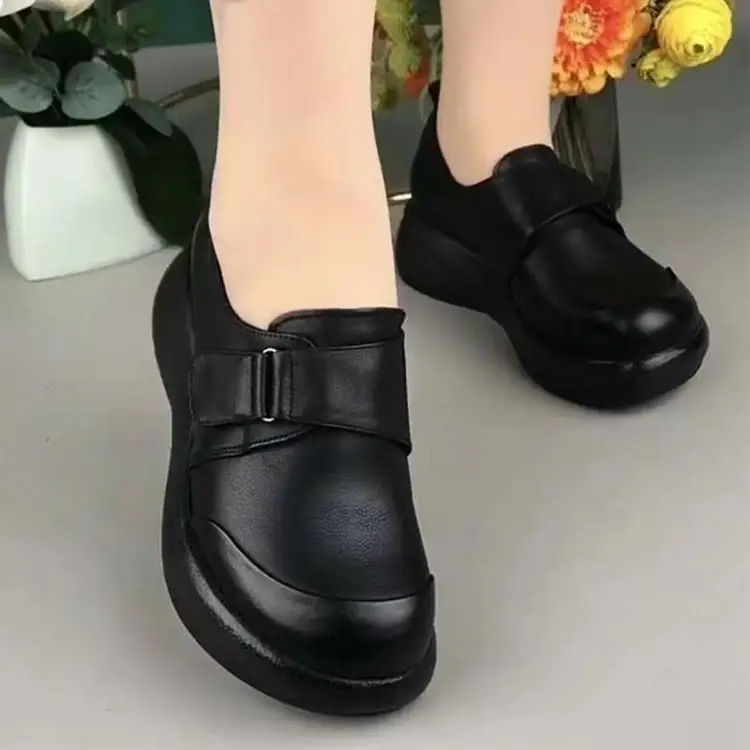 Small Leather Shoes Women's 2024 Summer New Thick Sole Non-slip Platform Shoes Soft Sole Mother Shoes Retro Light Round Toe Single-layer Shoes — feature 7