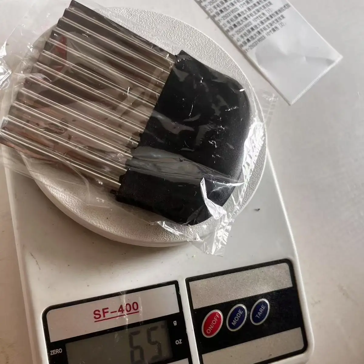 Stainless Steel Vegetable Slicer for Thin Slices - Image 2