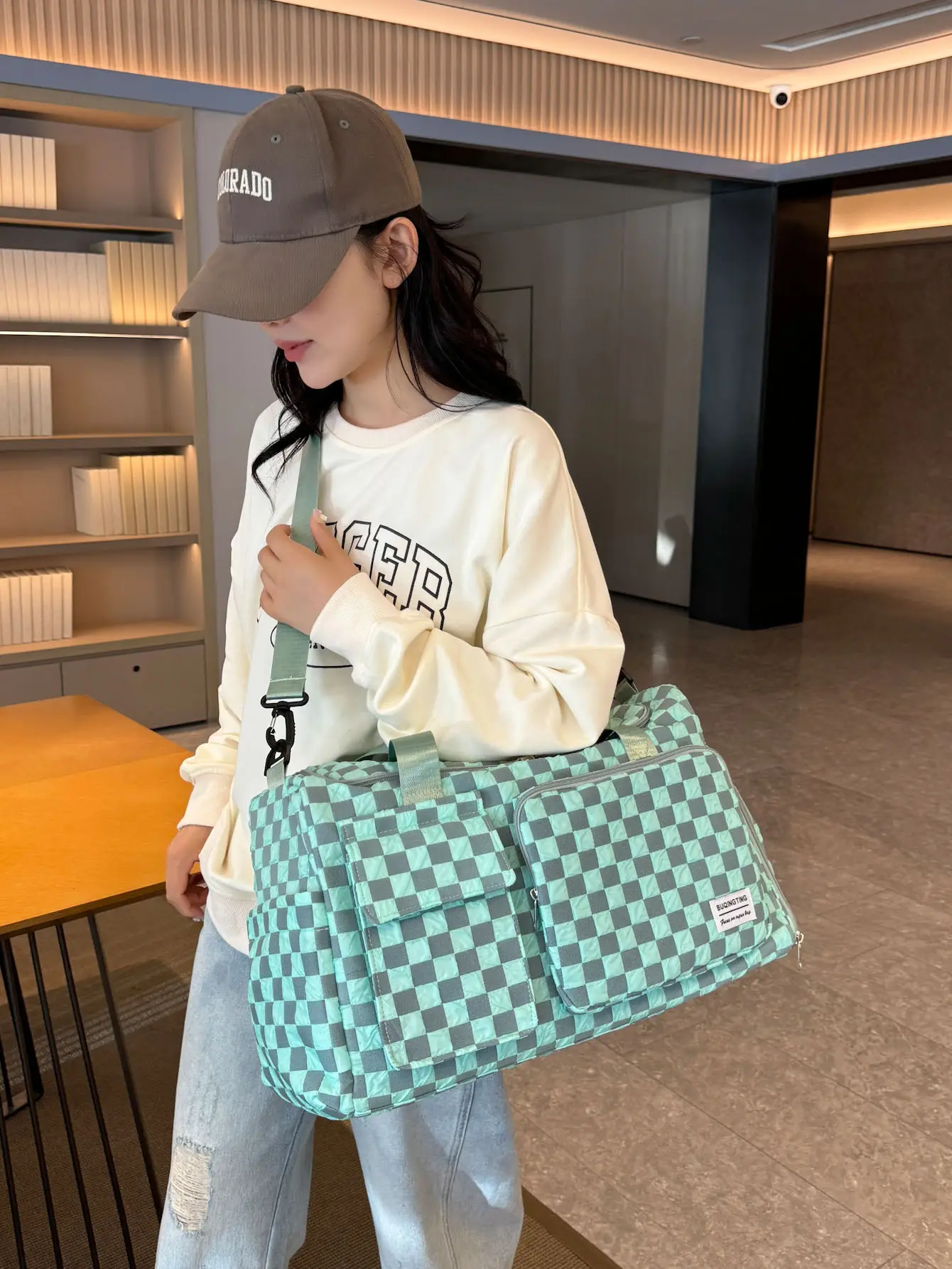 Women's Checkered Sports Bag Large Capacity Dry Wet Separation - Image 6