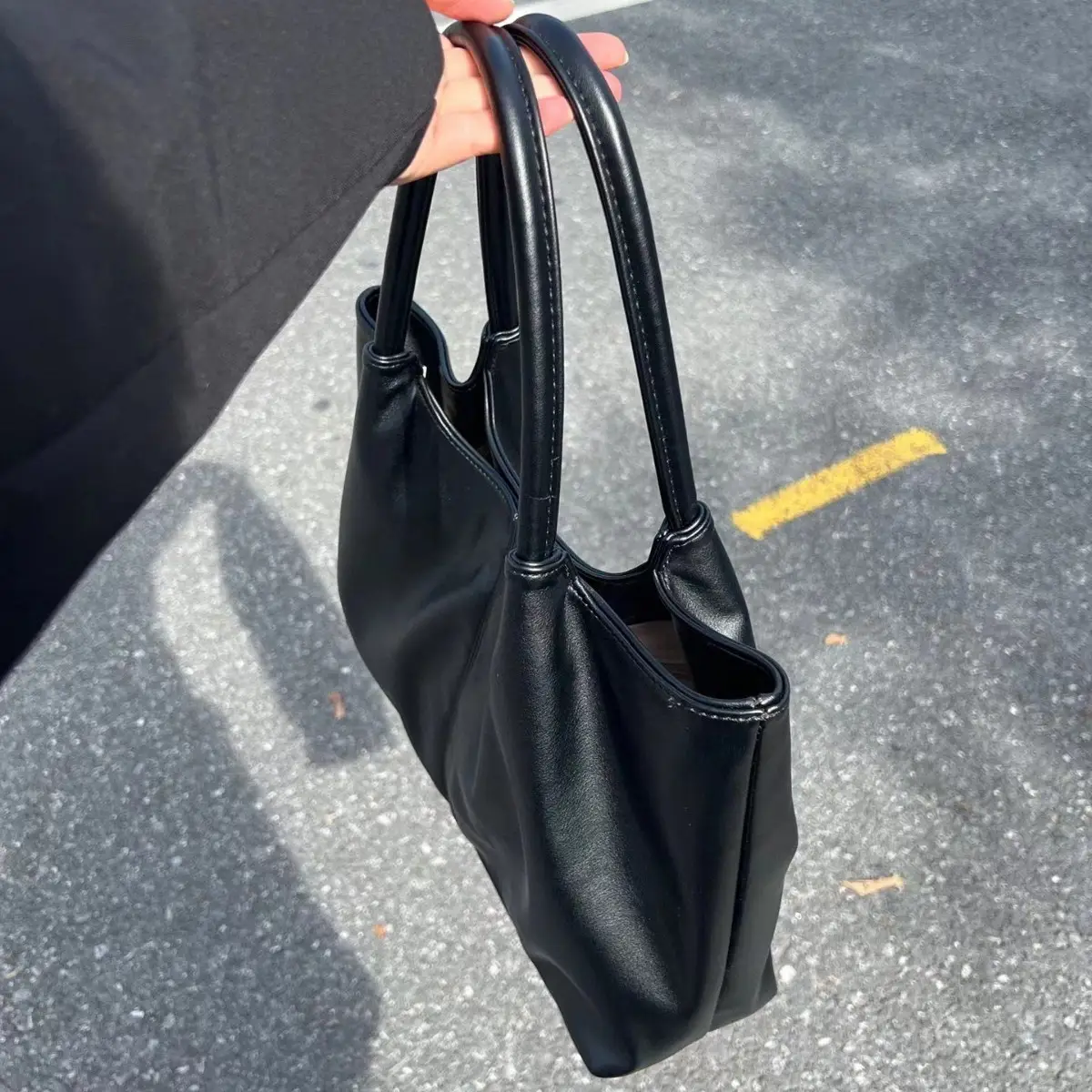 White High-End Tote Bag for Women 2026 — feature 4