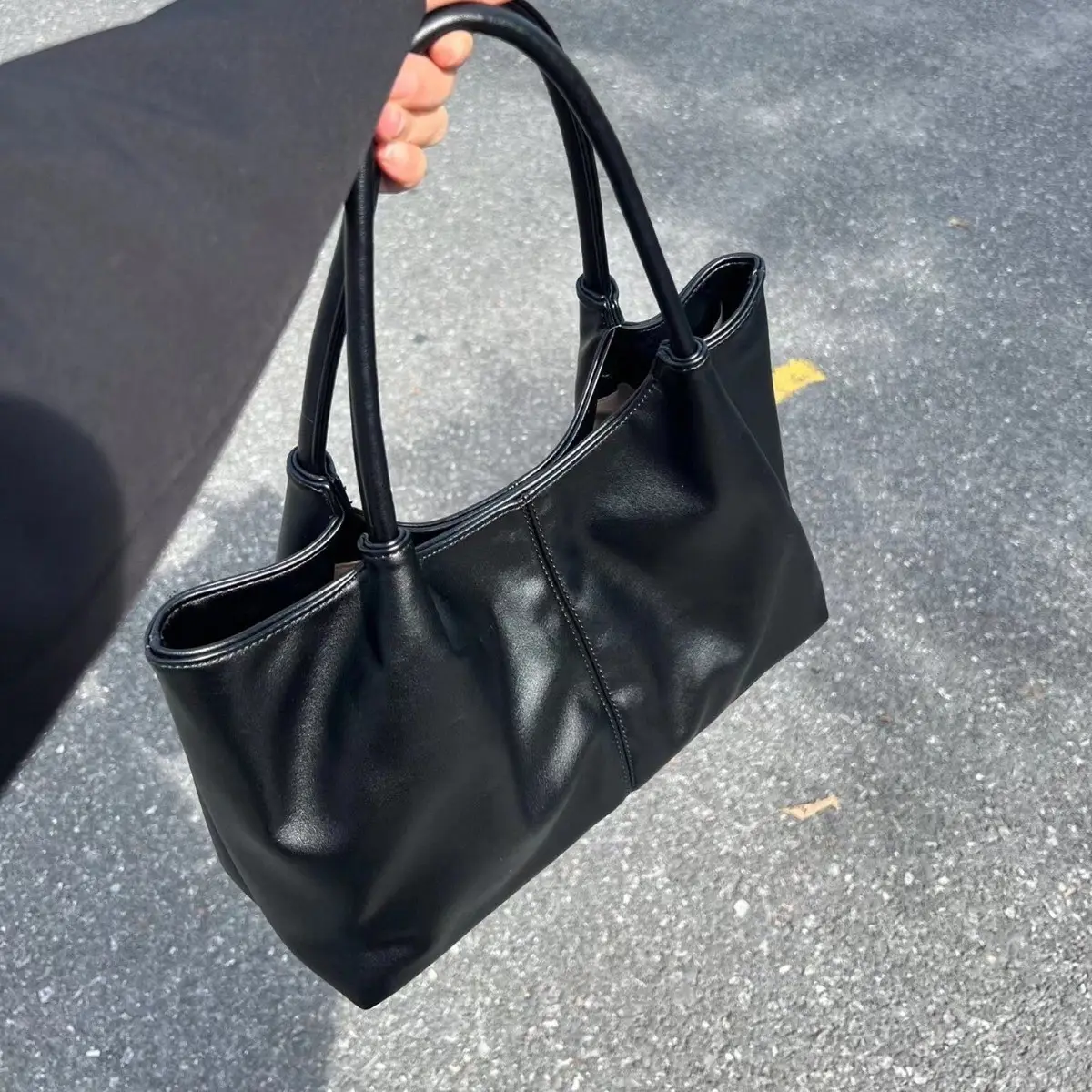 White High-End Tote Bag for Women 2026 — feature 5