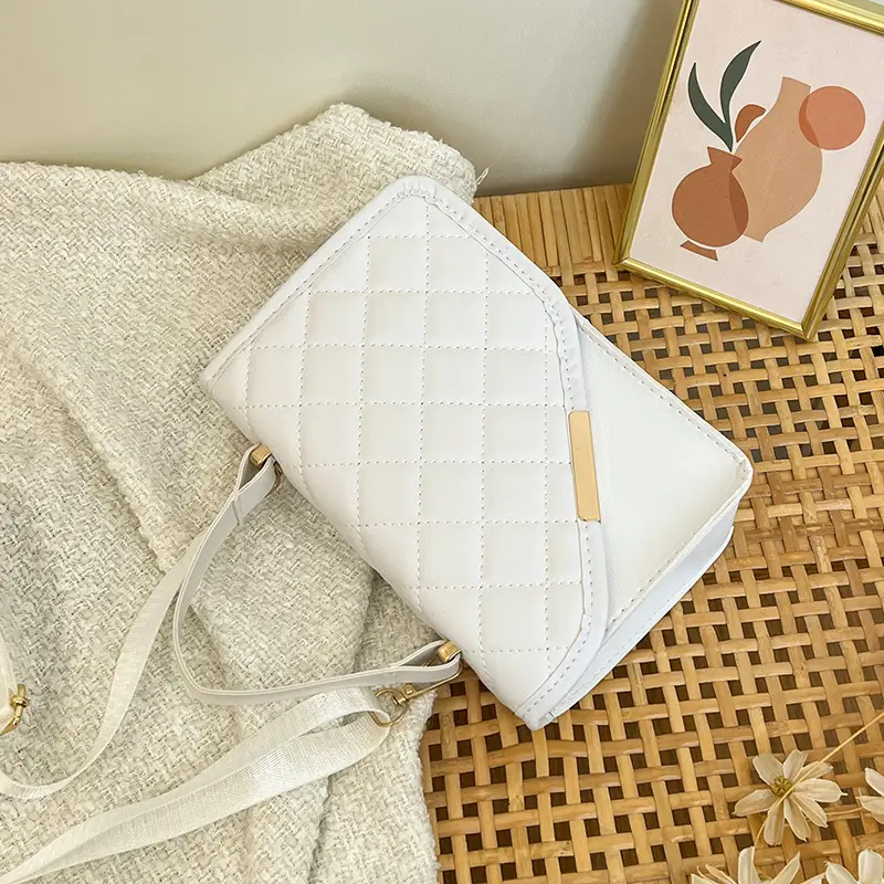 2024 New Women's Embroidered Diamond Shoulder Crossbody Bag - Image 8