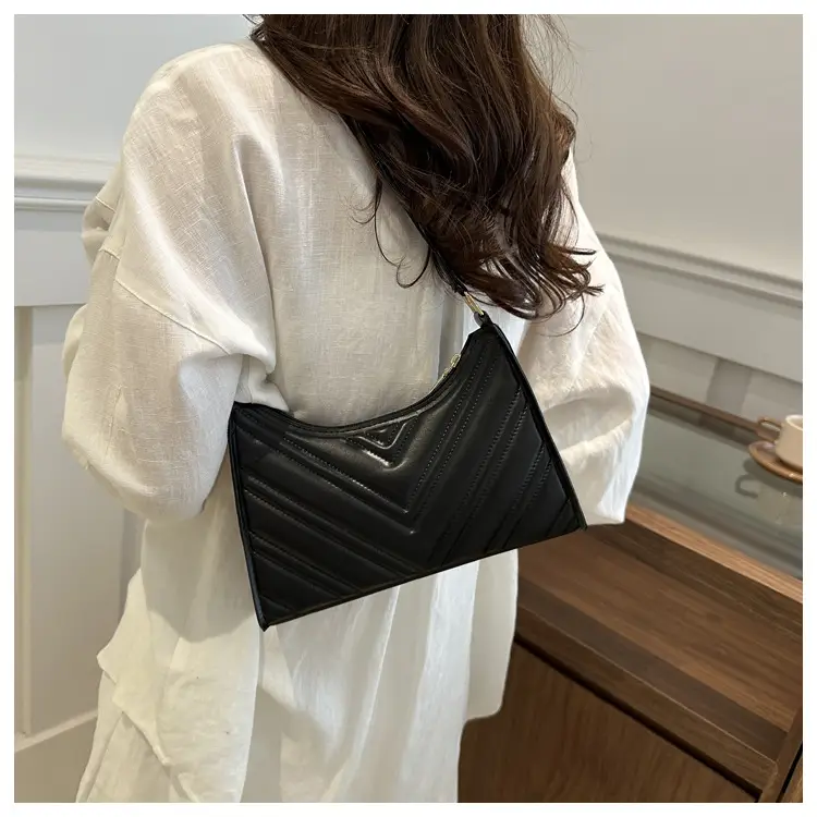 2024 Rhombus Bag for Women Black Chain Shoulder — feature 17