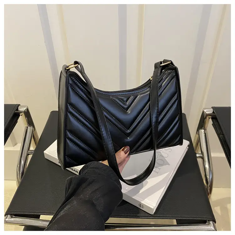 2024 Rhombus Bag for Women Black Chain Shoulder — feature 21