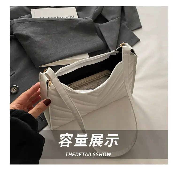 2024 Rhombus Bag for Women Black Chain Shoulder — feature 6