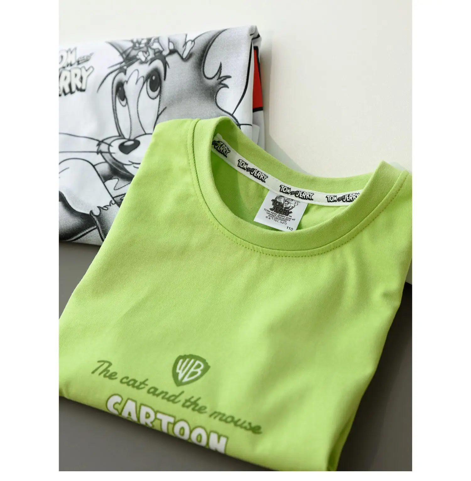 Tom and Jerry Cartoon T-Shirt Green Boys Girls Large — feature 8