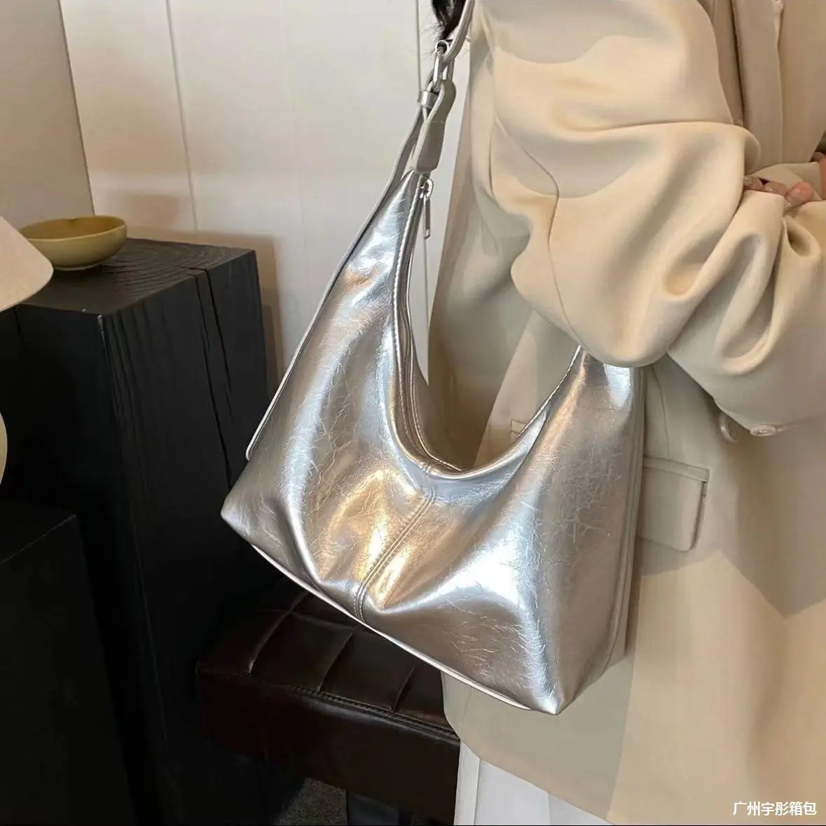 Korean Style Silver Soft Leather Tote Bag for Women - Image 3