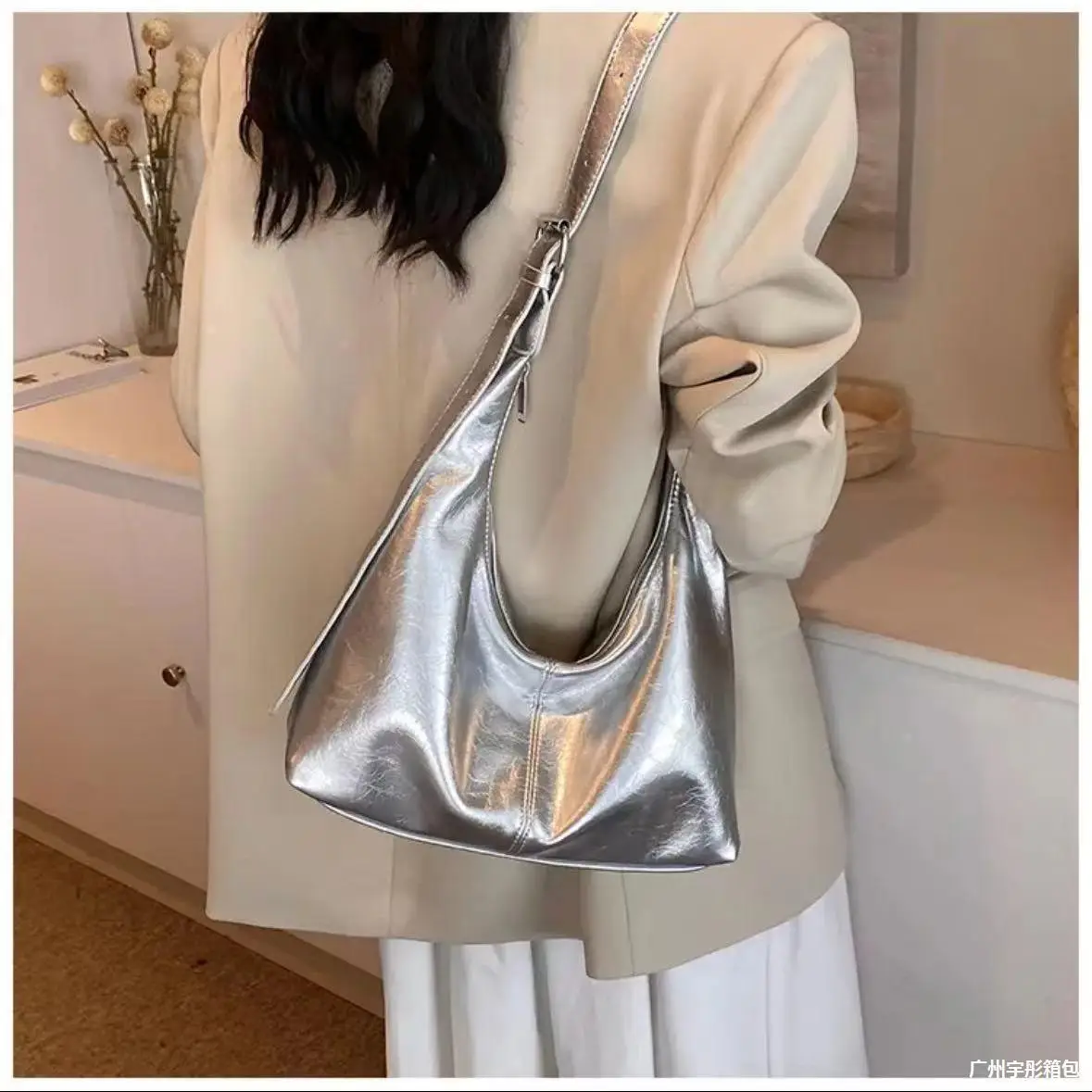 Korean Style Silver Soft Leather Tote Bag for Women - Image 5