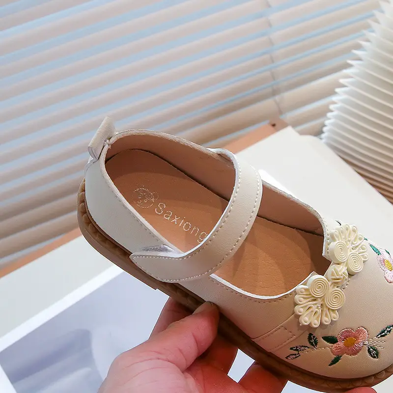 Girls Embroidered Leather Shoes Spring Autumn Large