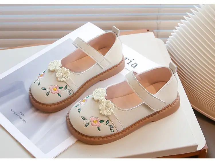 Girls Embroidered Leather Shoes Spring Autumn Large — feature 13
