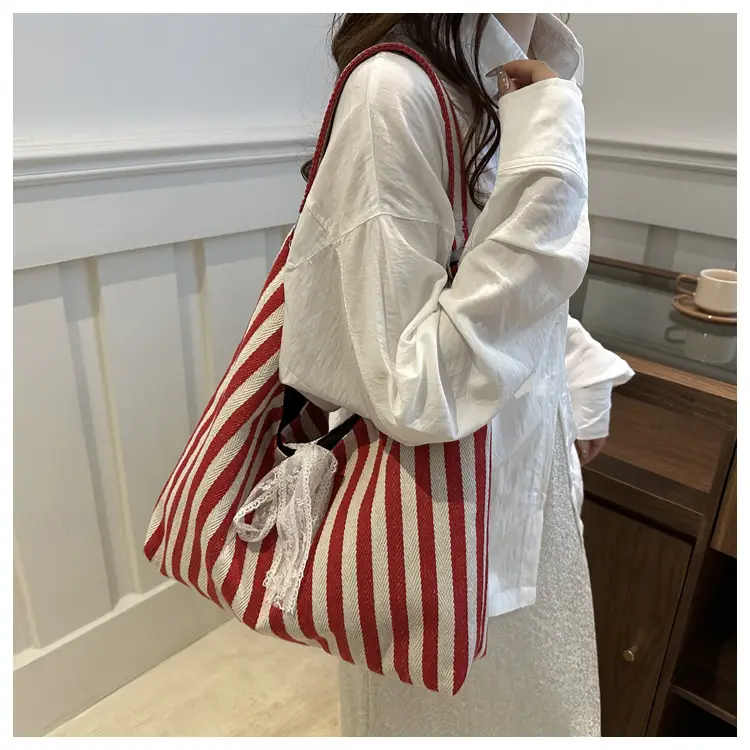 Striped Silk Scarf Large Capacity Shoulder Bag — feature 16