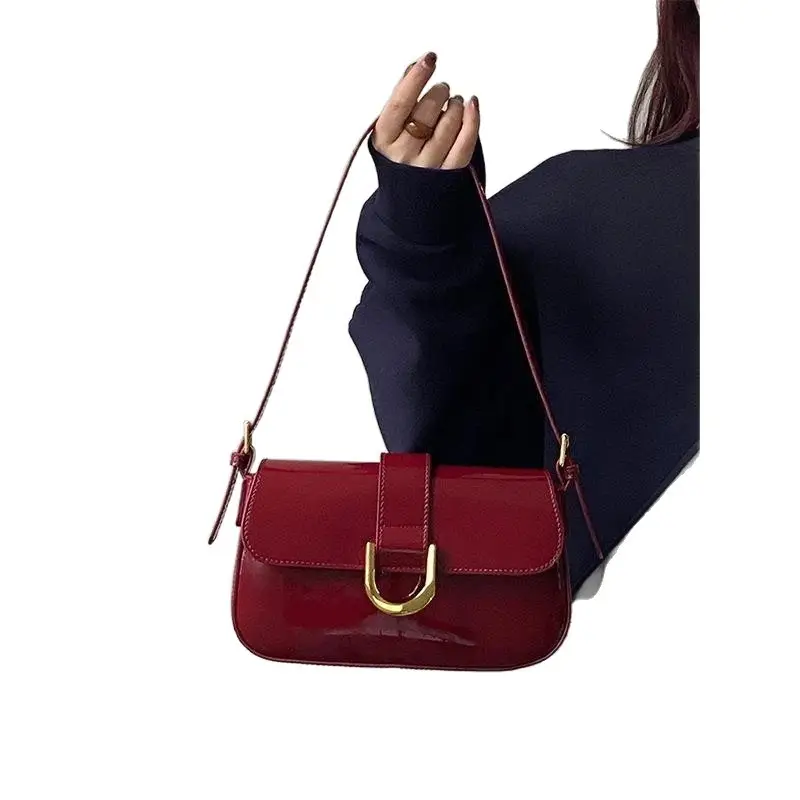 Burgundy Horseshoe Buckle Handbag for Women - Image 7