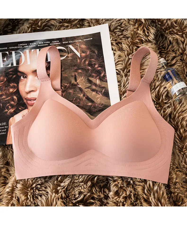 Minimalist Invisible Bra with Detachable Straps — feature 16