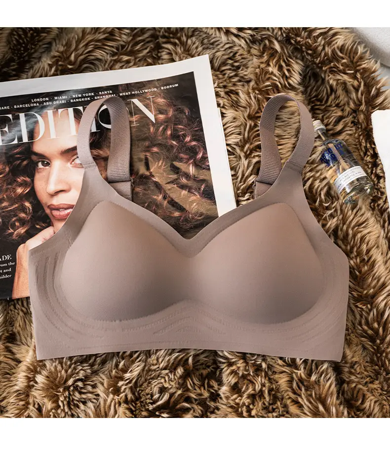 Minimalist Invisible Bra with Detachable Straps — feature 17