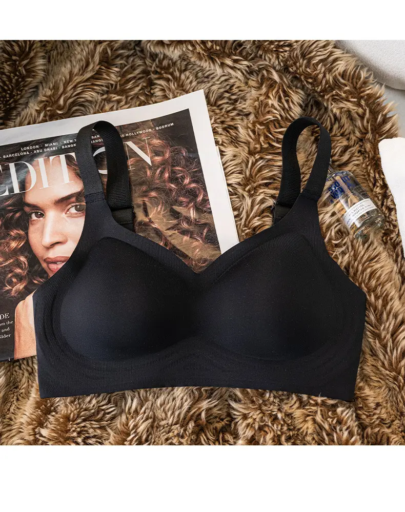 Minimalist Invisible Bra with Detachable Straps — feature 20