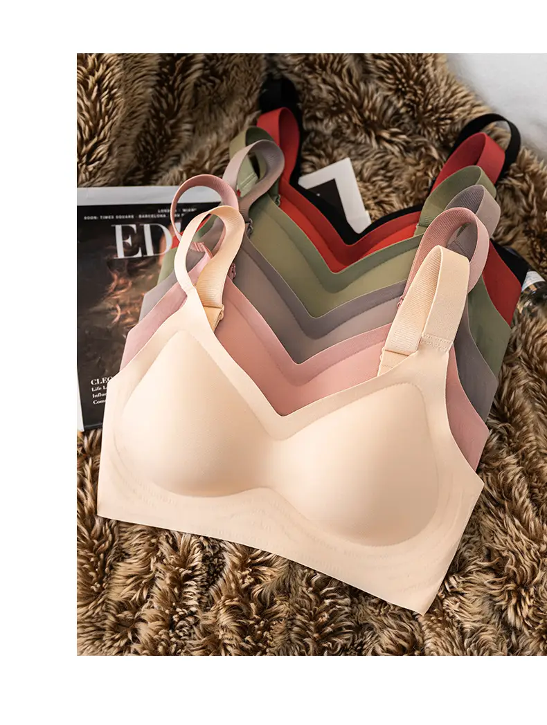 Minimalist Invisible Bra with Detachable Straps — feature 8