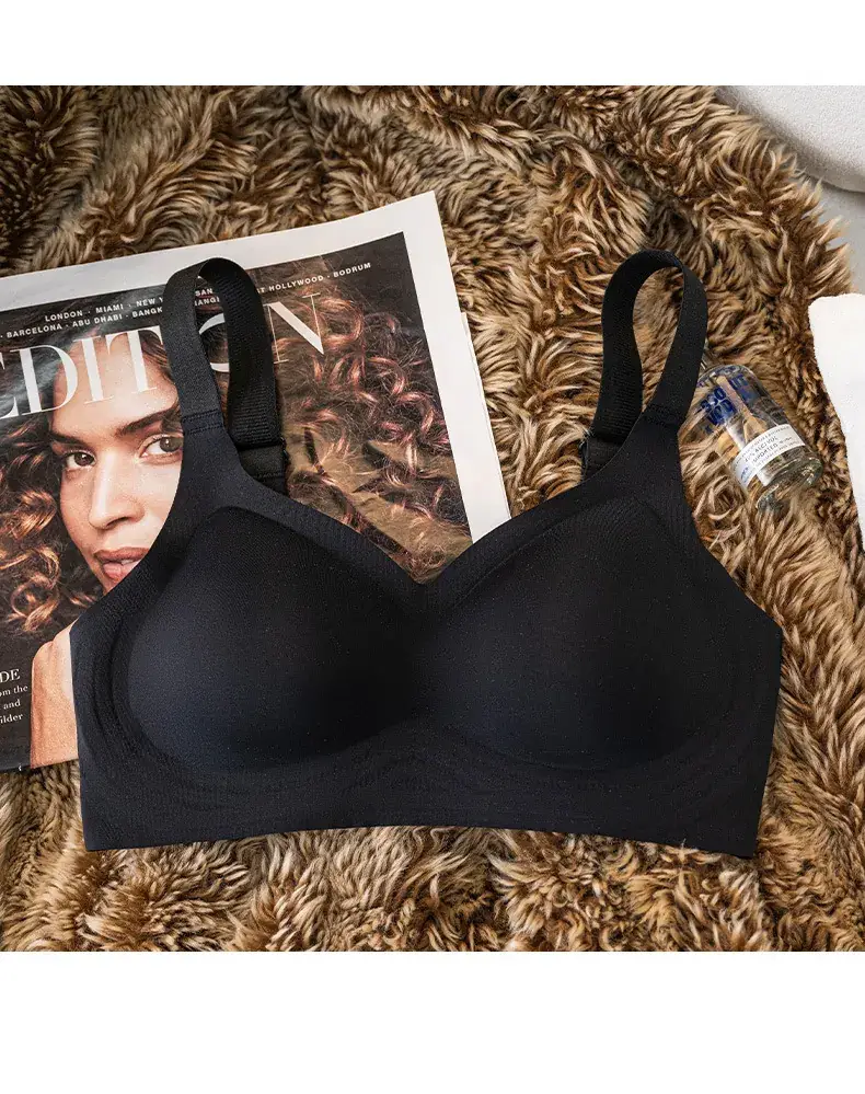 Minimalist Invisible Bra with Detachable Straps - Image 2