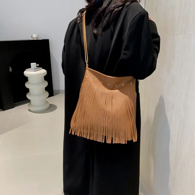 White Fringe Shoulder Bag for Women 2024 - Image 7