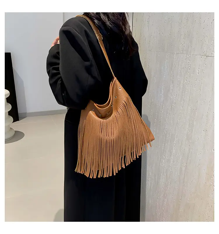 White Fringe Shoulder Bag for Women 2024 — feature 13