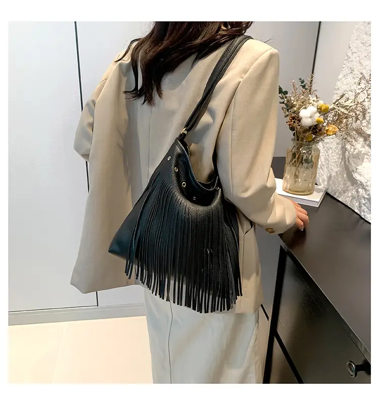 White Fringe Shoulder Bag for Women 2024 — feature 16