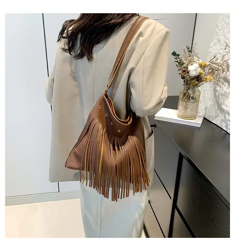 White Fringe Shoulder Bag for Women 2024 — feature 21