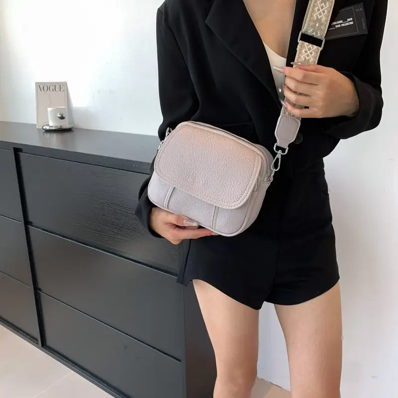 Pink Crossbody Bag for Women, Korean Style, Lightweight, Versatile - Image 7