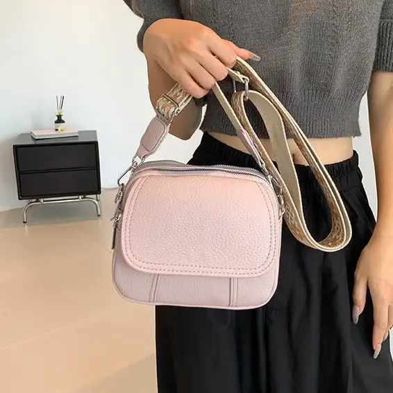 Pink Crossbody Bag for Women, Korean Style, Lightweight, Versatile - Image 9